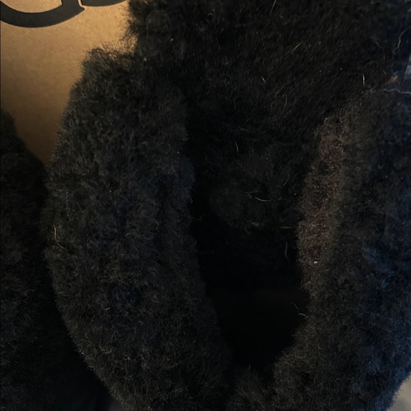UGGS SIZE 9 Black USED‼️ read description and look at photos carefully‼️ - Picture 5 of 16